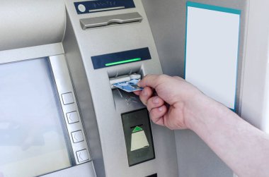 Adam el koyar kartı, basın gri Atm düğme