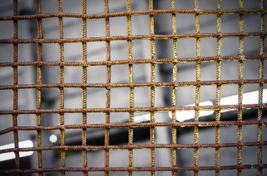 Takviye kaynaklı metal kafes