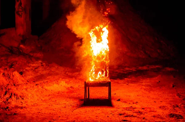 Wooden Chair Fire Incineration Furniture Conceptual Photo Burnout — Stock Photo, Image