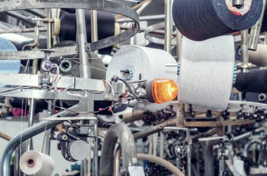 Örgü makineleri fabrikası, yaylar, konu, rehber öğeleri ayrıntılarını