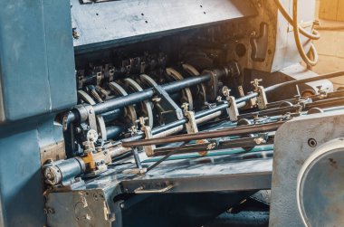 Ofset, silindirler metal için baskı makine parçası. Bağbozumu makinesi