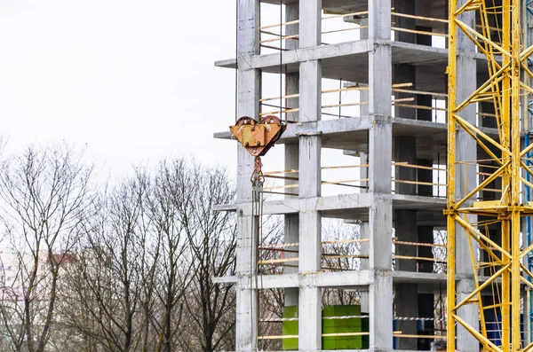 Construction of a monolithic type residential building. — Stock Image Construction of a monolithic type residential building. Royalty Free Stock Photos