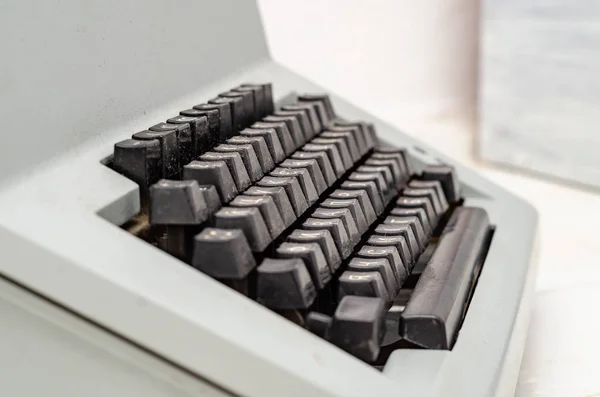 Keyboard of an old mechanical typewriter, close-up — Stock Photo, Image