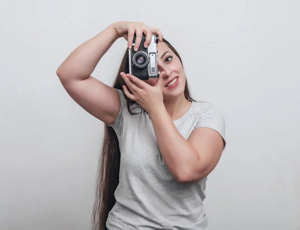 Girl Photographer Takes Photo Old Film Camera — Stock Photo, Image