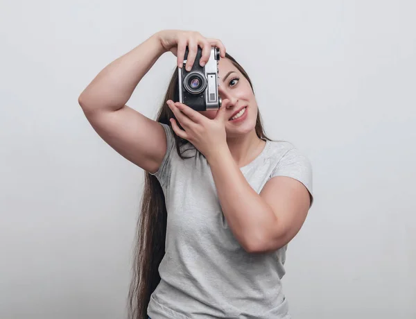 Fille Photographe Prend Une Photo Avec Vieil Appareil Photo — Photo