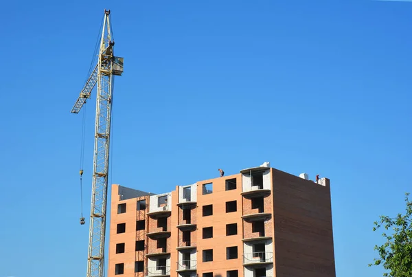 Construcción Grúas Con Contratistas Parte Superior Concepto Crecimiento Económico — Foto de Stock