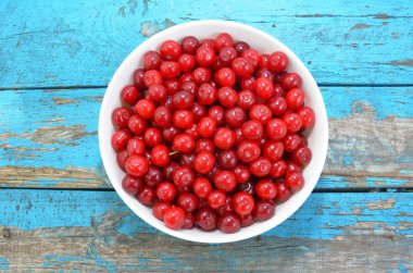 Renk kase taze kiraz. 