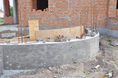 Yuvarlak house foundation demir çubuk ile.