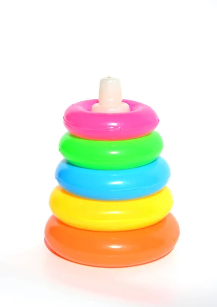 Pirâmide Construir Partir Anéis Plástico Coloridos Brinquedo Para Bebês Aprenderem — Fotografia de Stock