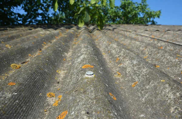 Asbest Hausdach Hintergrund Mit Kopierraum Altes Asbesthausdach — Stockfoto