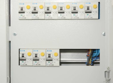 Kiev, Ukrayna - 08 Ocak 2019: Artık geçerli aygıt (Rcd) veya kalan akım devre kesici (Rccb), anında ciddi zarar vermesini önlemek bir elektrik devresi tatili bir cihazdır.