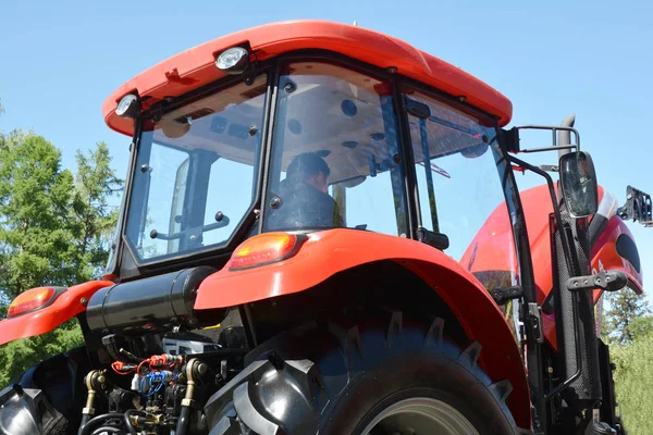 Rolnik Traktor Orze Pole — Zdjęcie stockowe