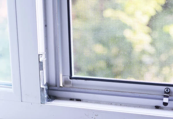 Närbild Mosquito Tråd Skärmen Installation Fönstret För Att Skydda Mot — Stockfoto
