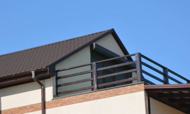 Güvenlik panjurlar, Izgaralar üzerinde ev balkon kapısını. Ev güvenlik panjurlar roller kepenkler, güvenlik kapıları, geri çekilebilir güvenlik.