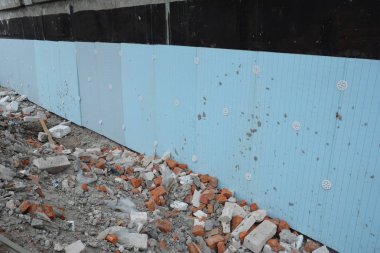 Nemli yalıtımlı bodrum katı yalıtım detayları. Enerji tasarrufu için ev temel yalıtımı.