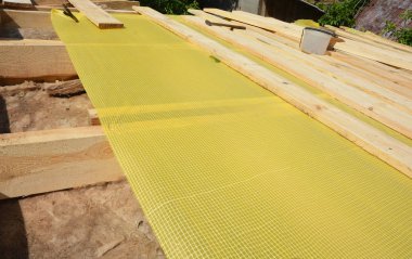 Çatı yalıtımı ve su yalıtım membranı ile çatı inşaatı