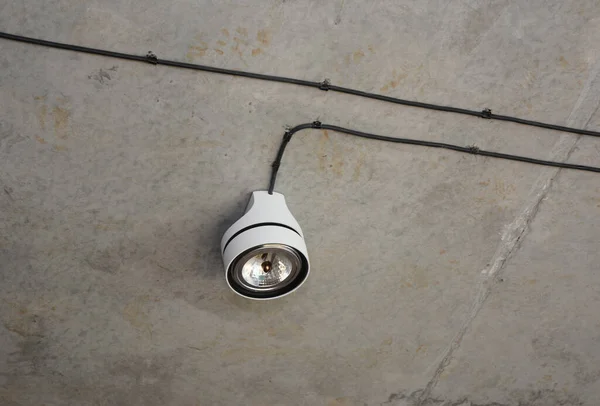 Minimalist Modern Tavan Kolye Kablosu Aydınlatma Lambasına Yakın Çekim — Stok fotoğraf