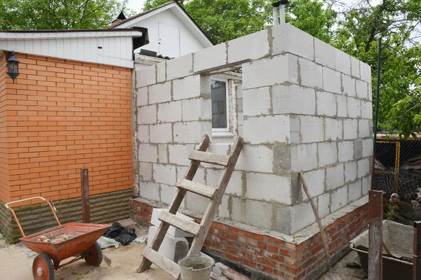 Construcción Adición Viviendas Bloques Hormigón Autoclavado Aireado Una Casa Ladrillo —  Fotos de Stock