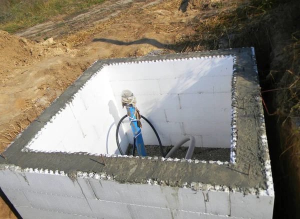 Constructing Pump House Pumping Station Water Borehole Chamber Insulating Concrete — Stock Photo, Image