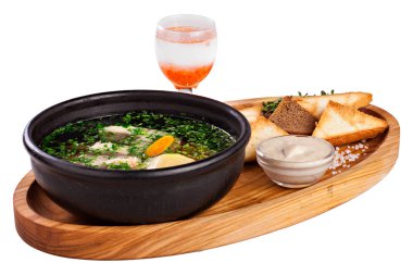 Yengeç çorbası. Restoran menüsü için fotoğraf. Yemek fotoğrafçılığı. beyaz arka plan üzerinde izole