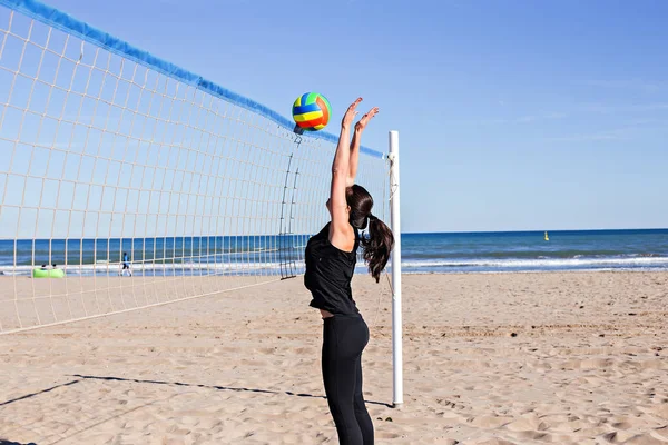 Female Beach Volleyball Athlete Standing Volleyball Court Beach — Stock Photo, Image