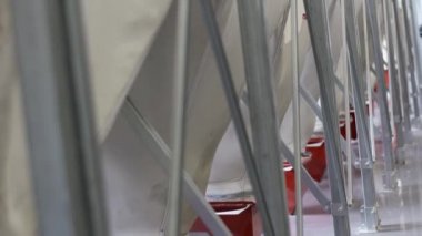 Fabrika ekipmanları. Keten fabrika torbalar hattı. Yakın çekim