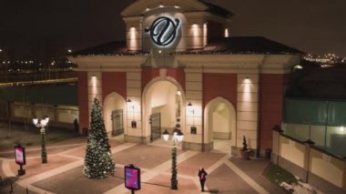 Saint Petersburg, Illuminati ile bazı alışveriş bölgesine giriş