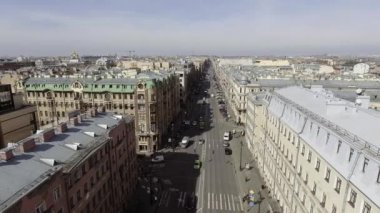 Saint Petersburg, Rusya - 19 Haziran 2018: Büyük şehir kentsel alanında binaların, çatıların, sokakların muhteşem drone görünümü
