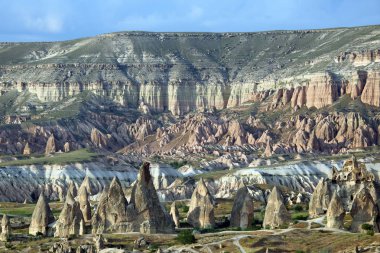 Kapadokya Vadisi'nin, hindi volkanik kayalarda