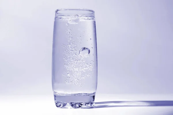 Víz Átlátszó Glas Légbuborékok — Stock Fotó