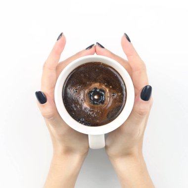 el ile beyaz tabloya siyah kahve