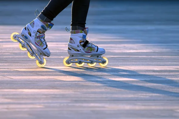 Σιλουέτα Ζεύγη Ποδιών Για Roller Skate — Φωτογραφία Αρχείου