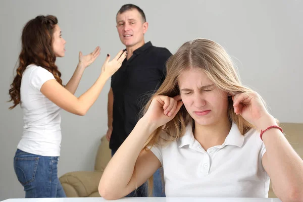 Tonårig Flicka Var Upprörd Grund Konflikter Föräldrarna — Stockfoto