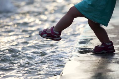 suya çocuk adımları