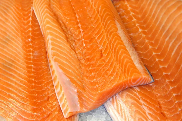 Cut Plastry Polędwicy Czerwona Ryba — Zdjęcie stockowe