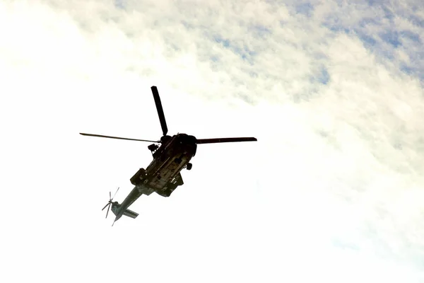 Helicopter Flies Sky — Stock Photo, Image