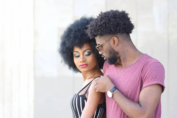 Moda Vestido Jovem Negro Homem Mulher — Fotografia de Stock