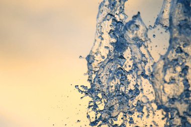 Gökteki çeşmenin damlaları