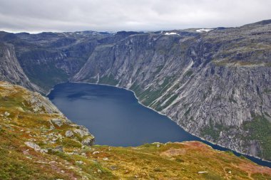 Troll'ü dil gölde. Norveç