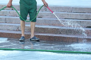 işçi şehir sokak sulama hortumu