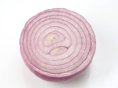Salata için soğan dilimi.