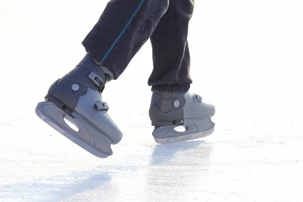Ayakları Üzerinde Buz Rin Pateni — Stok fotoğraf