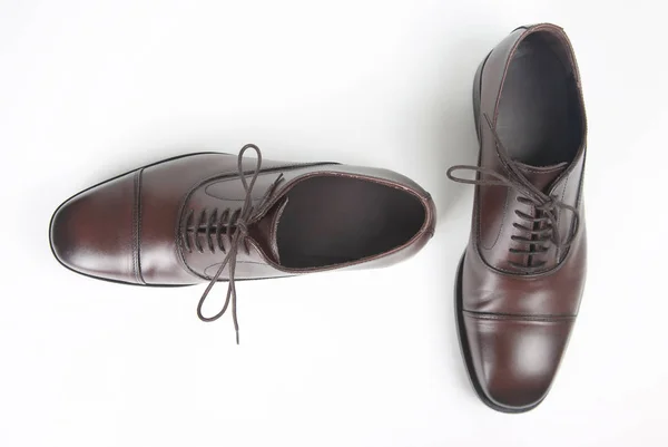 Homens Clássicos Sapatos Couro Marrom Fundo Branco — Fotografia de Stock