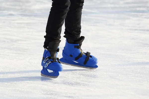 Jambes Patinage Bleu Sur Patinoire — Photo