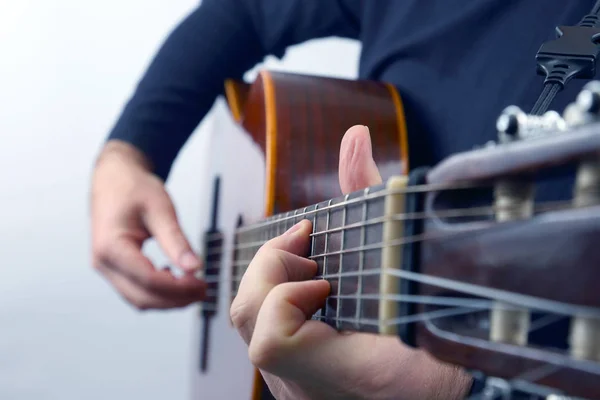 Руки Музиканта Який Грає Класичній Гітарі — стокове фото