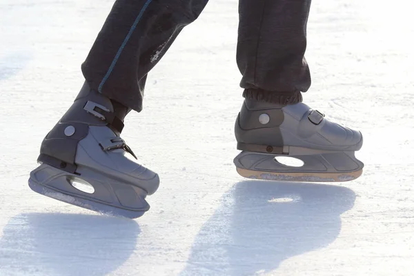 Ayakları Üzerinde Buz Rin Pateni — Stok fotoğraf