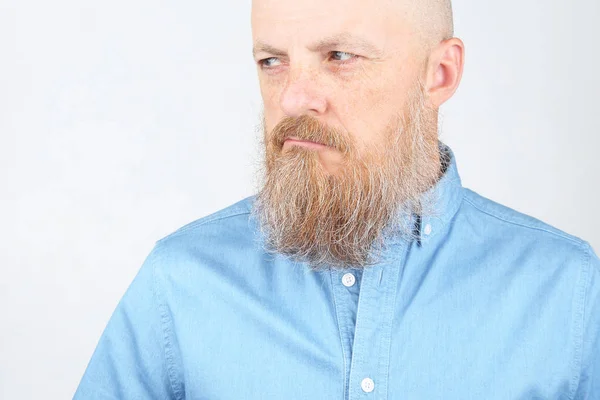 Портрет Бородатого Человека Светлом Фоне — стоковое фото