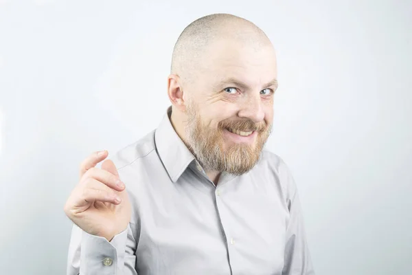 Retrato de un hombre feliz barbudo — Foto de Stock
