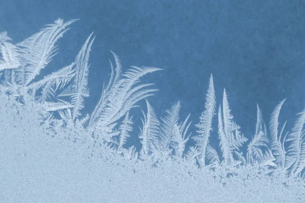 Πάγου μοτίβα στο παγωμένο παράθυρο — Φωτογραφία Αρχείου