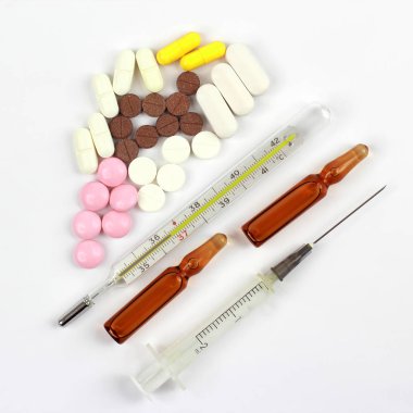 tıbbi tabletleri, iğneler, termometre, şırınga için ampul 